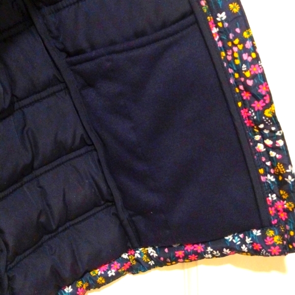 Gap Floral Puffer Vest Size Medium - Picture 5 of 10